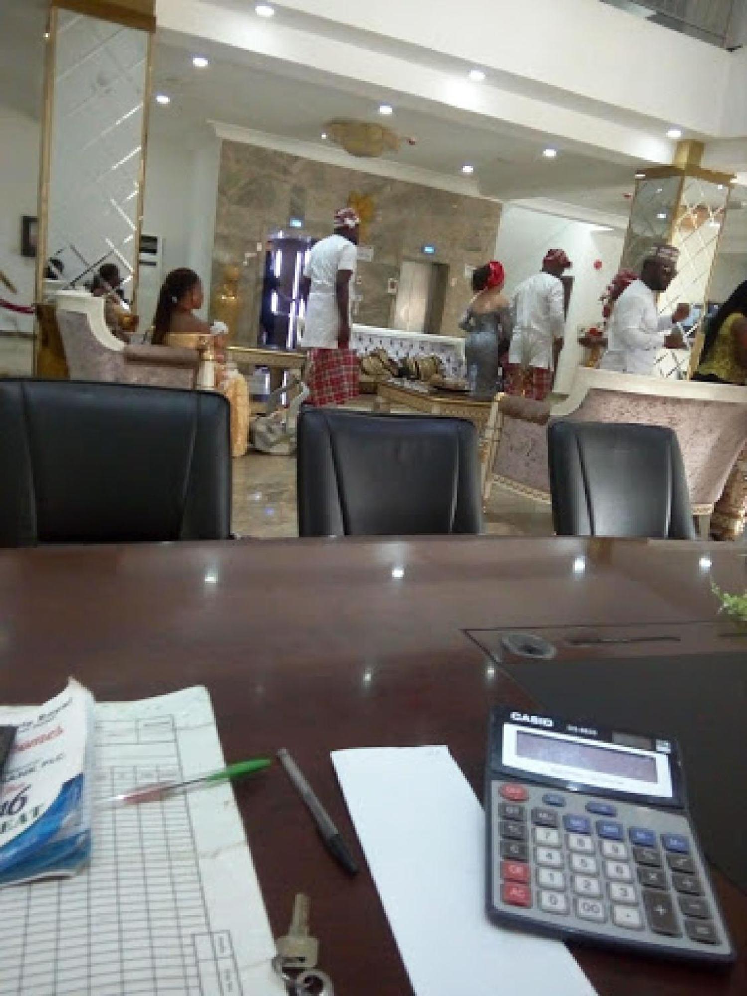 Room In Bb - Immaculate Royal International Hotel Owerri Buitenkant foto