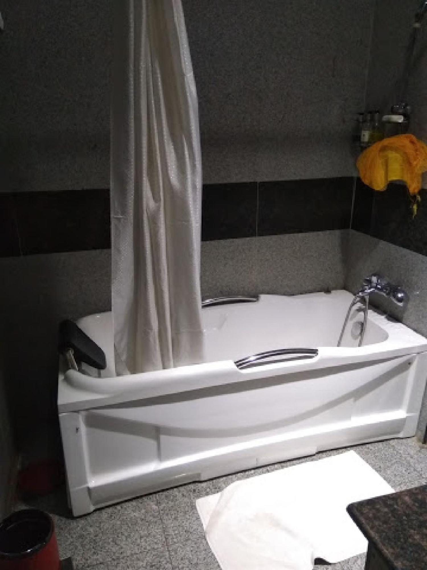 Room In Bb - Immaculate Royal International Hotel Owerri Buitenkant foto